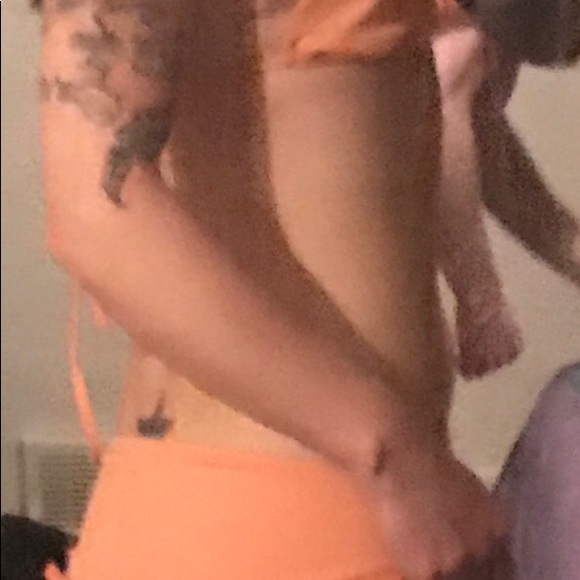 Victoria’s Secret bikini - Picture 3 of 4